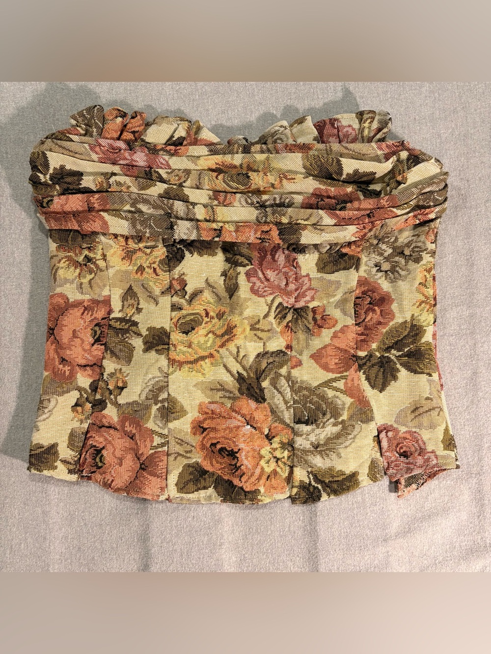 NWT PrettyLittle ThingTapestry corset. Floral Rouched Split Hem Nude size 12